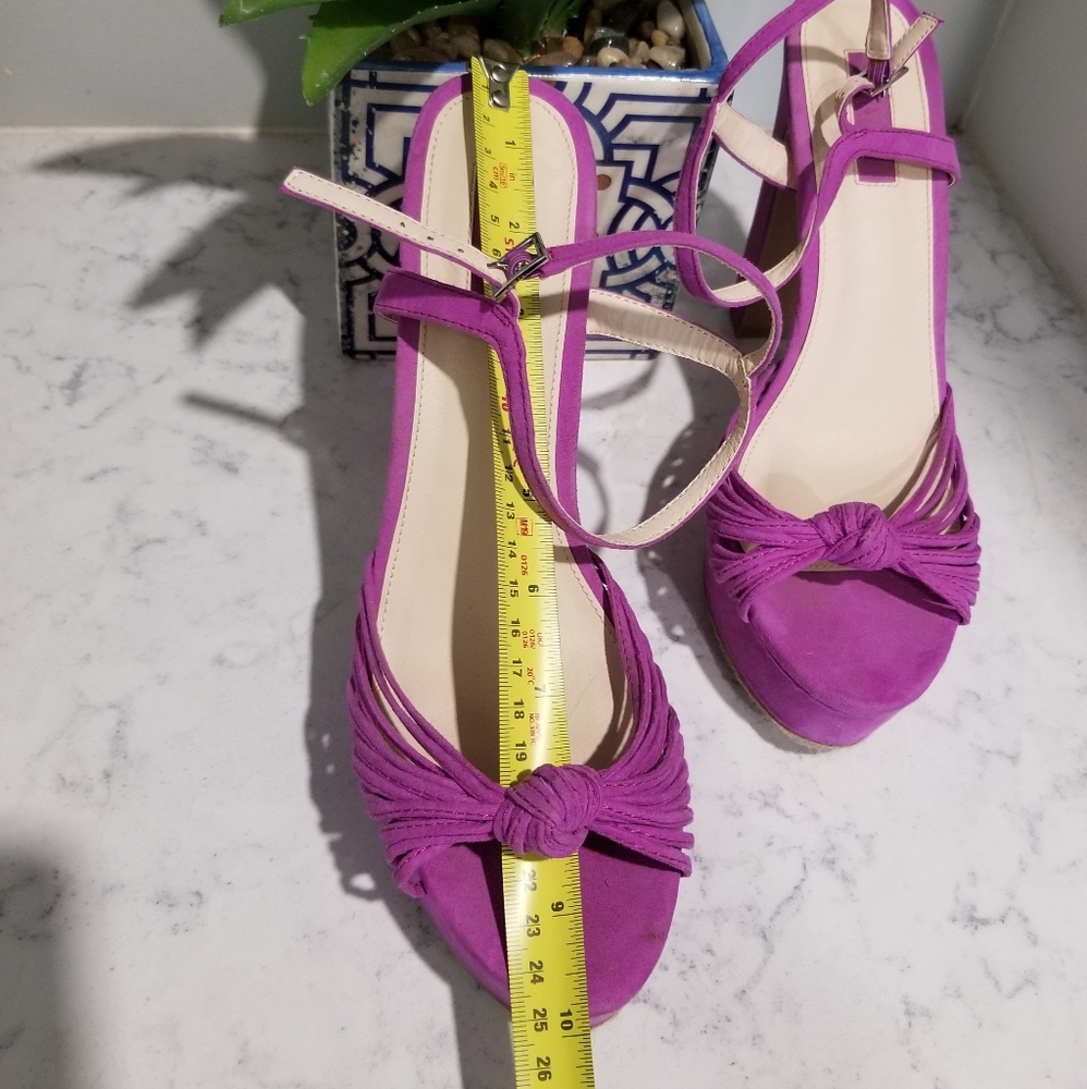 👡 FOREVER XXI MAGENTA PLATFORM SANDALS - Picture 9 of 11